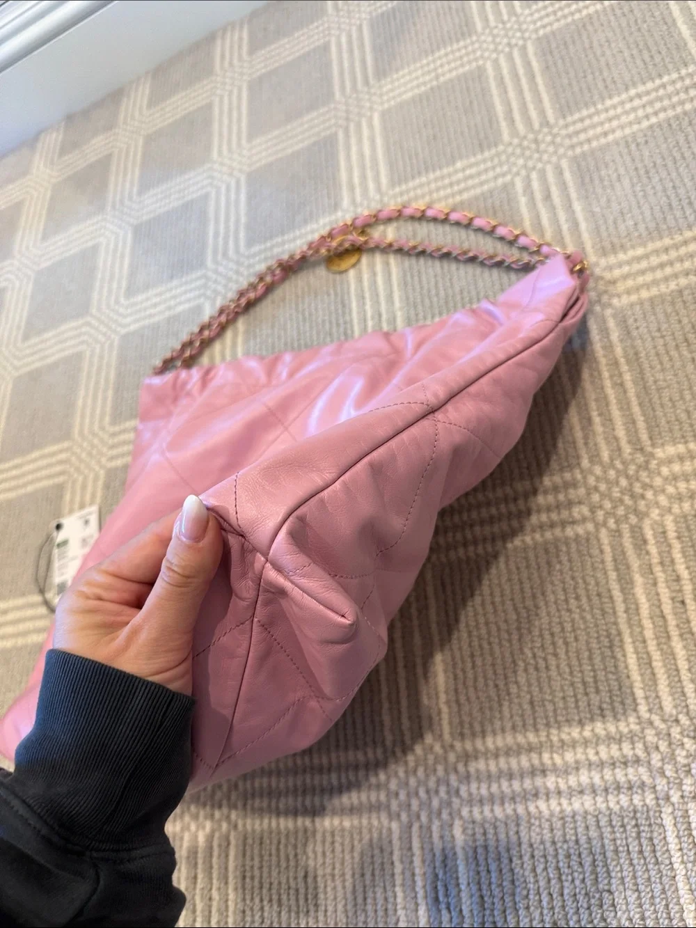 Chanel 22 Hobo Bag 22S Pink Medium